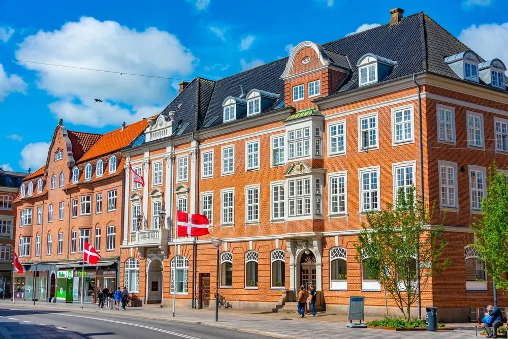 £1.2 Million 100% Bridging Loan to Secure Below-Market-Value Commercial Asset