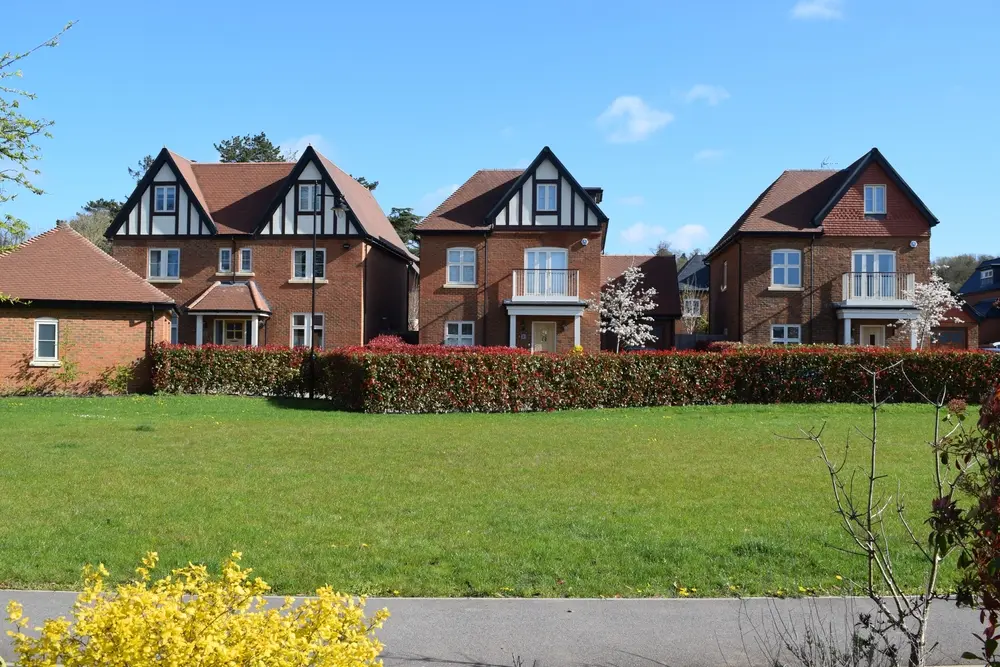 £950k Personal Bridging Loan to Secure Dream Home Before Existing Property Sale