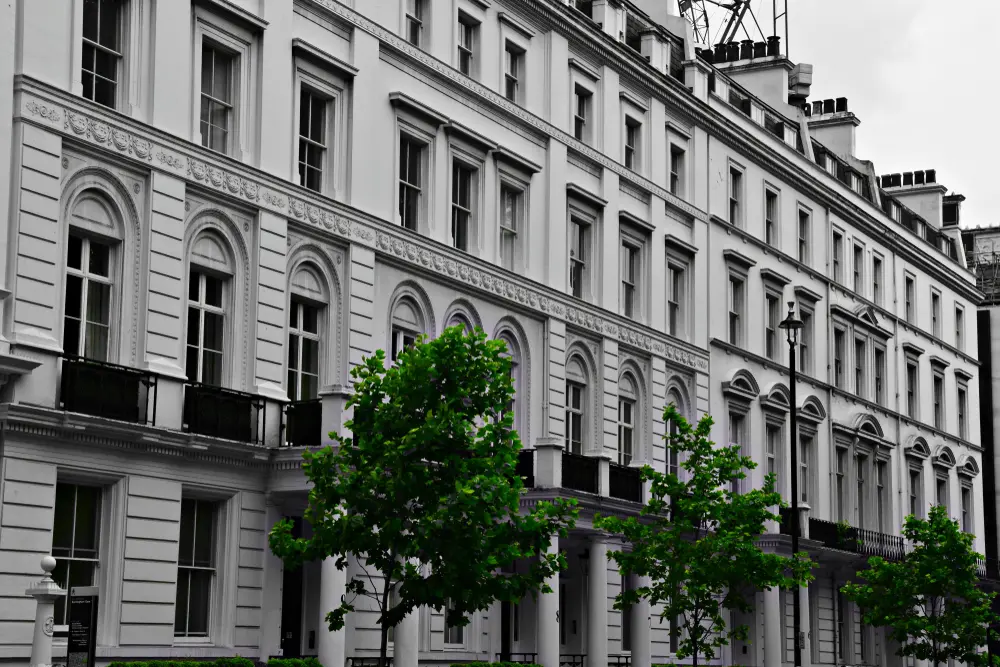 £900,000 100% Bridging Loan to Secure Below-Market-Value Residential Investment