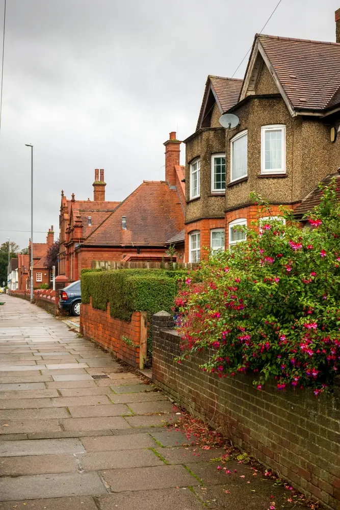 £1.1 Million Residential Bridging Loan for Time-Sensitive Purchase