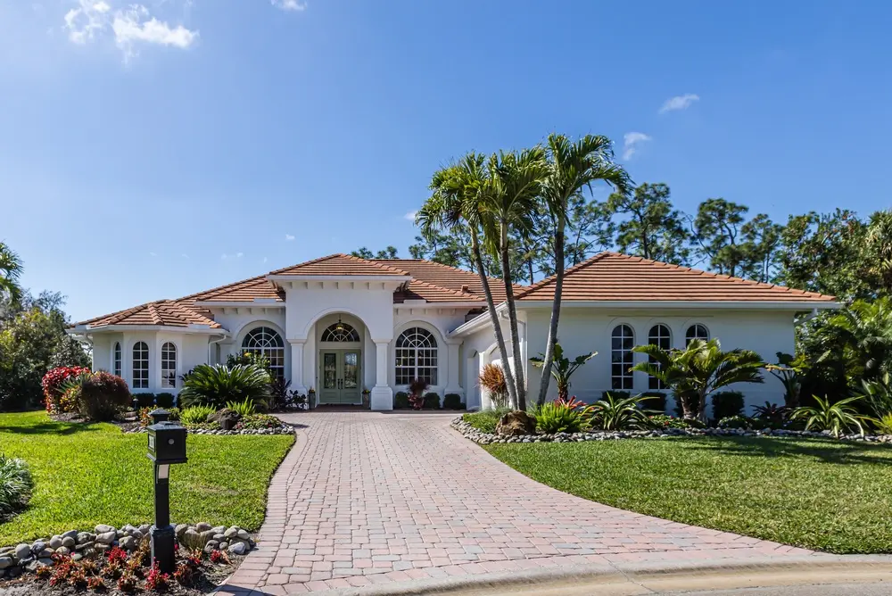 £1.05M Residential Bridging Loan to Complete Chain-Break Property Purchase