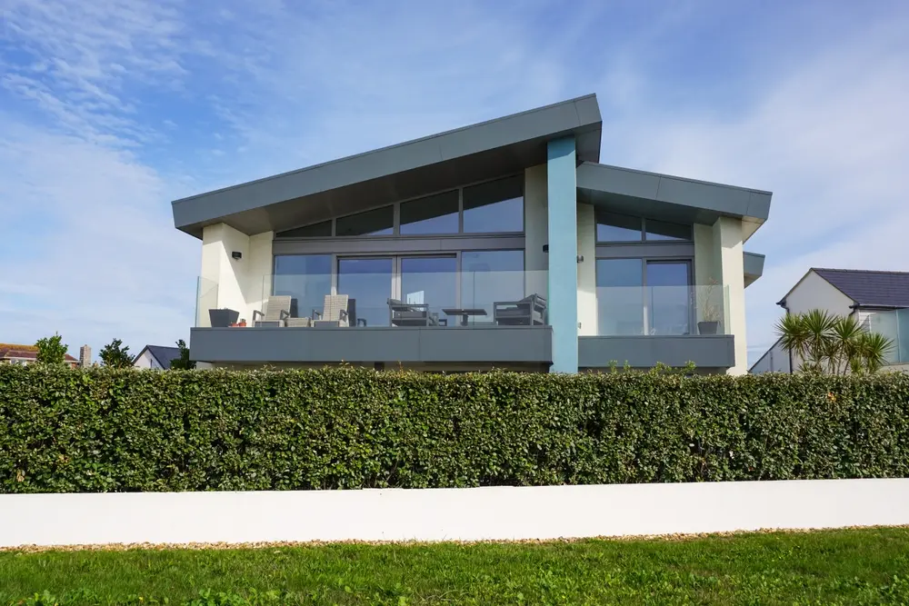 £720k Personal Bridging Loan to Facilitate Time-Sensitive Residential Purchase