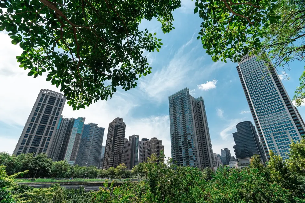 £1.35 Million Commercial Bridging Loan to Secure Prime Mixed-Use Asset